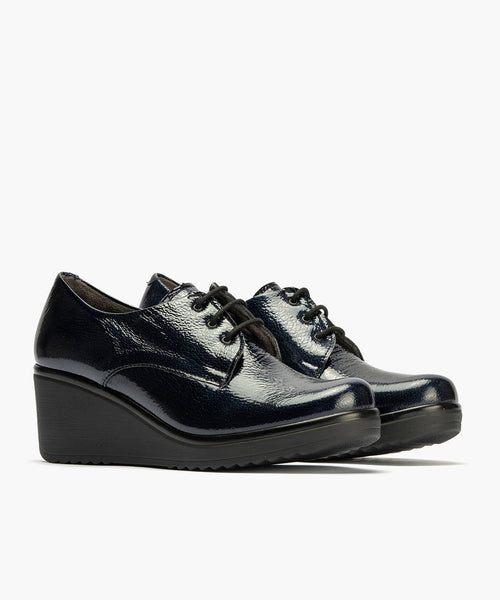Blucher en Charol con cordones de mujer color marino