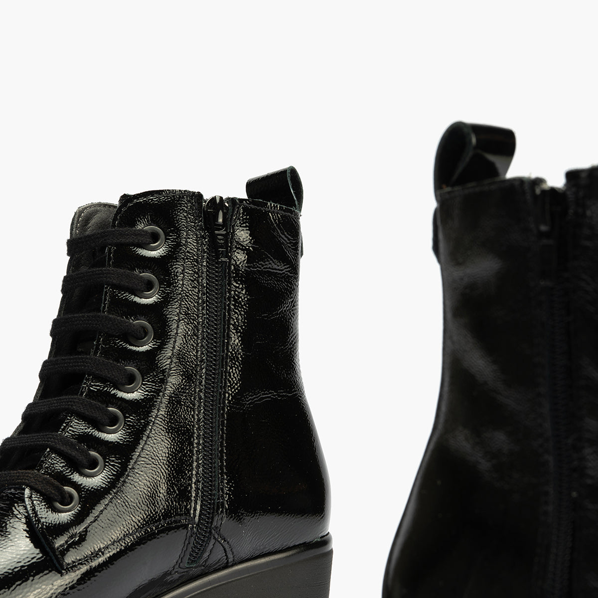 Botín Militar en Charol con cordones de mujer color negro