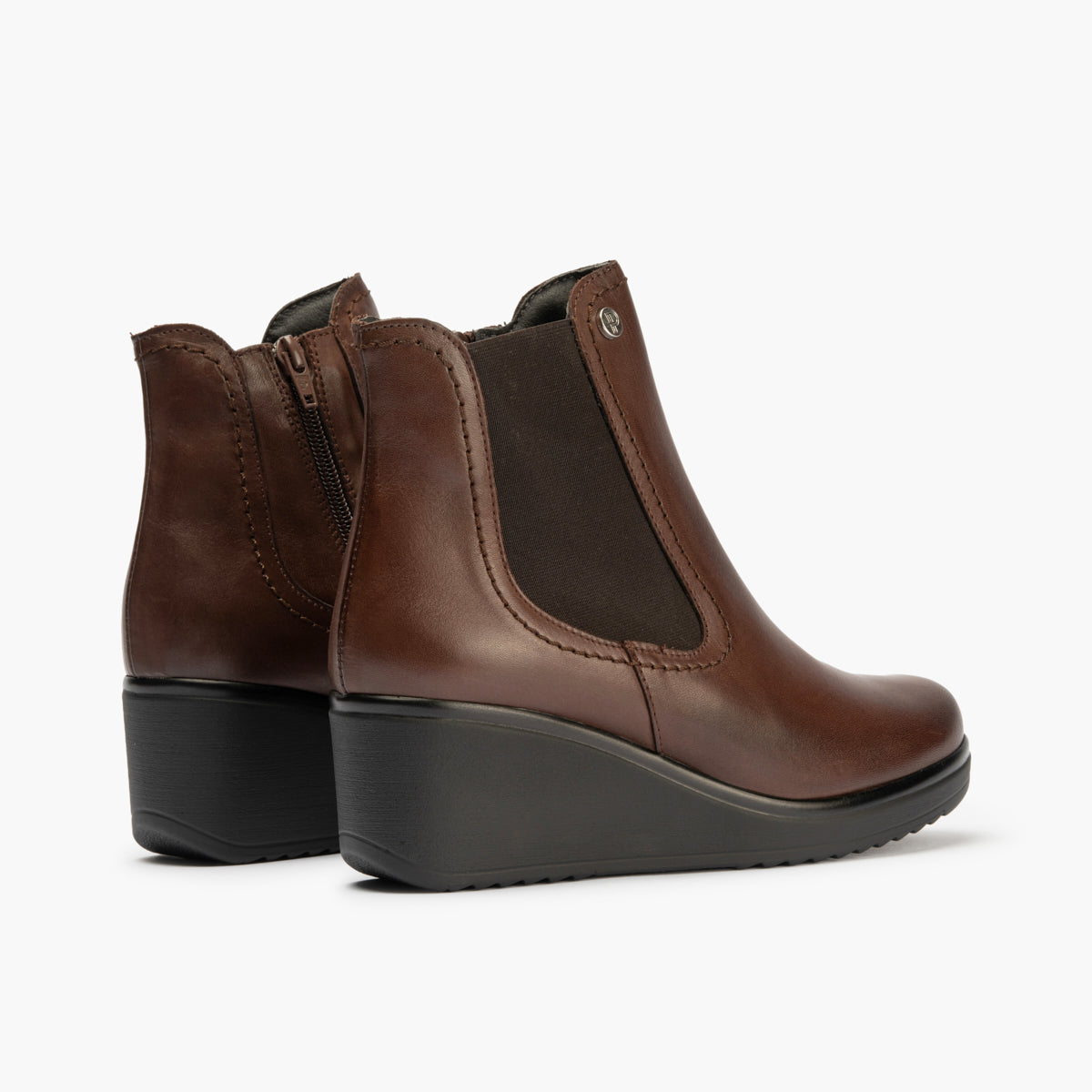 Botín Chelsey en Napa con elásticos de mujer color marron