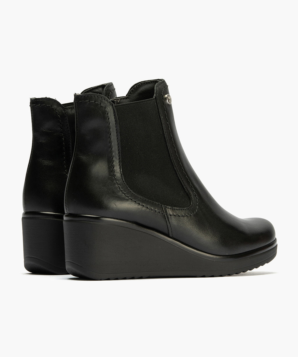Botín Chelsey en Napa con elásticos de mujer color negro
