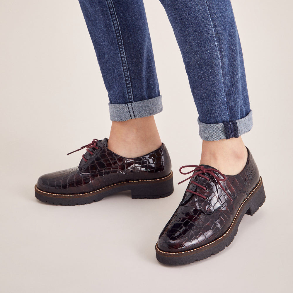 Blucher en Coco con cordones de mujer color burdeos