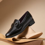 Mocasín con Adorno de mujer color negro