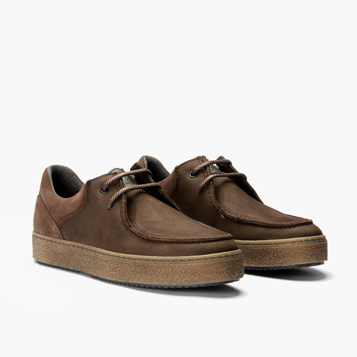Wallaby hombre con cordones color marron