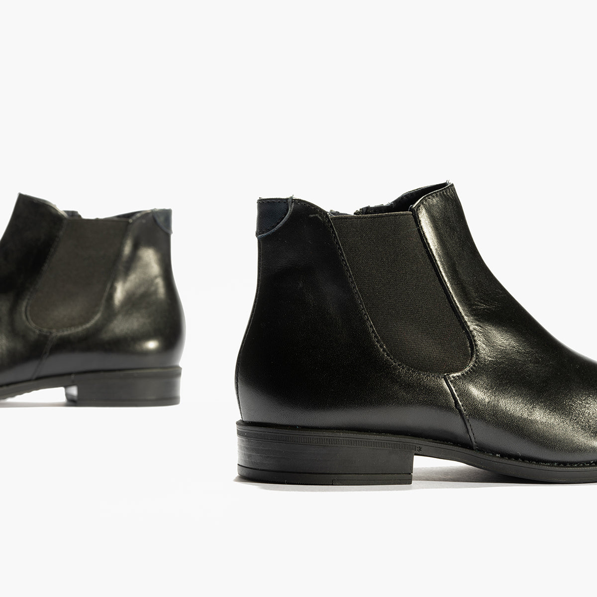 Botín Chelsey vestir hombre con elasticos color negro