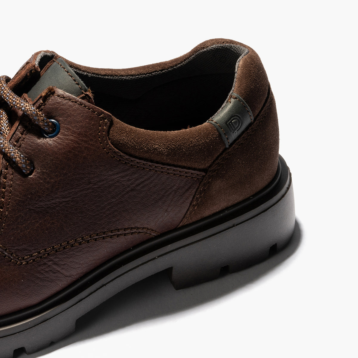 Wallaby Merlin hombre con cordones color marron