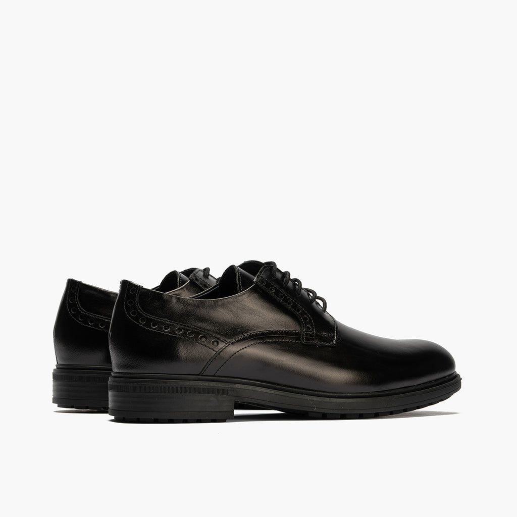 Blucher en Napa hombre con cordones color negro