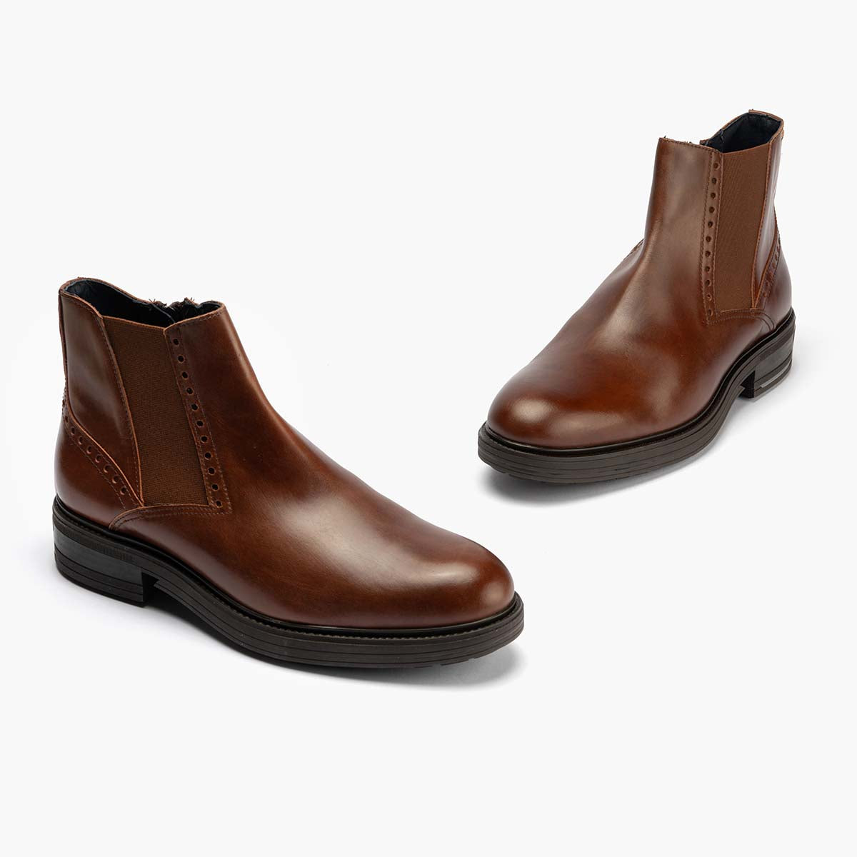 Botin Chelsey hombre con elasticos color cuero