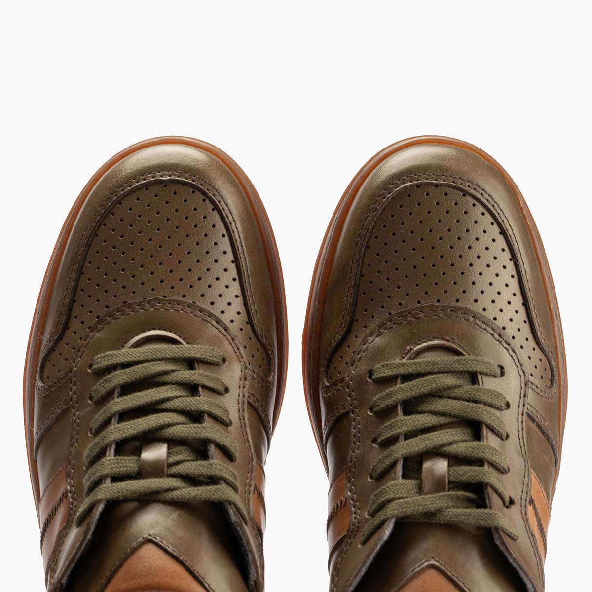 Deportivo en Napa hombre color kaki