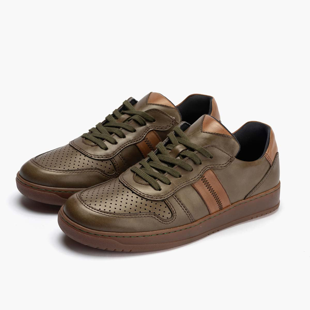 Deportivo en Napa hombre color kaki