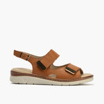 Sandalia plana con doble velcro en piel napa bombeada Cuero