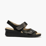 Sandalia plana con velcros en piel napa y piel napa bombeada Negro