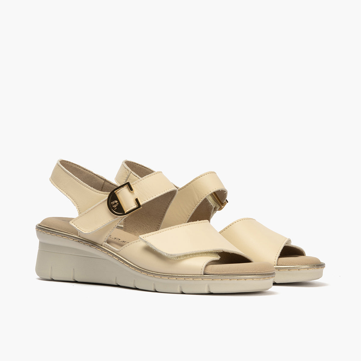 Sandalia con cuña con velcros en piel napa Crema