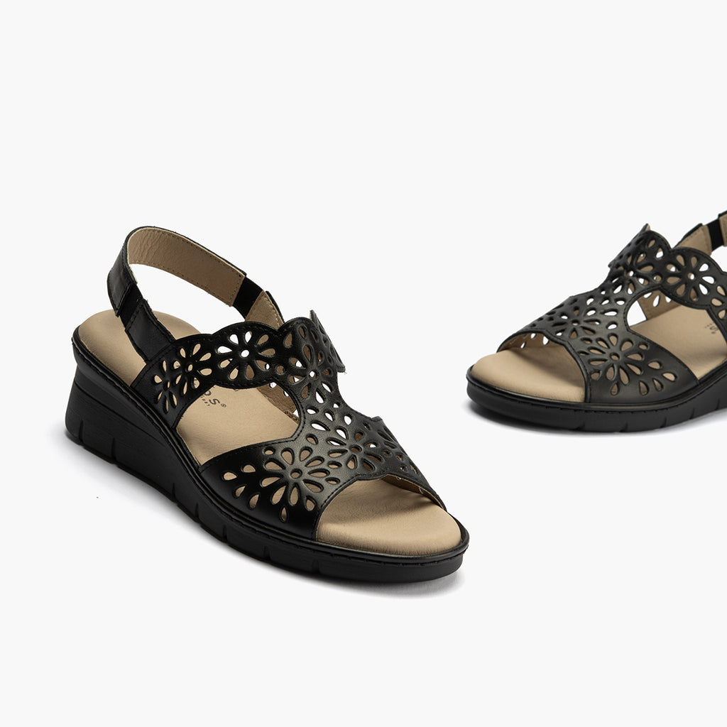 Sandalia con cuña en piel napa Negro