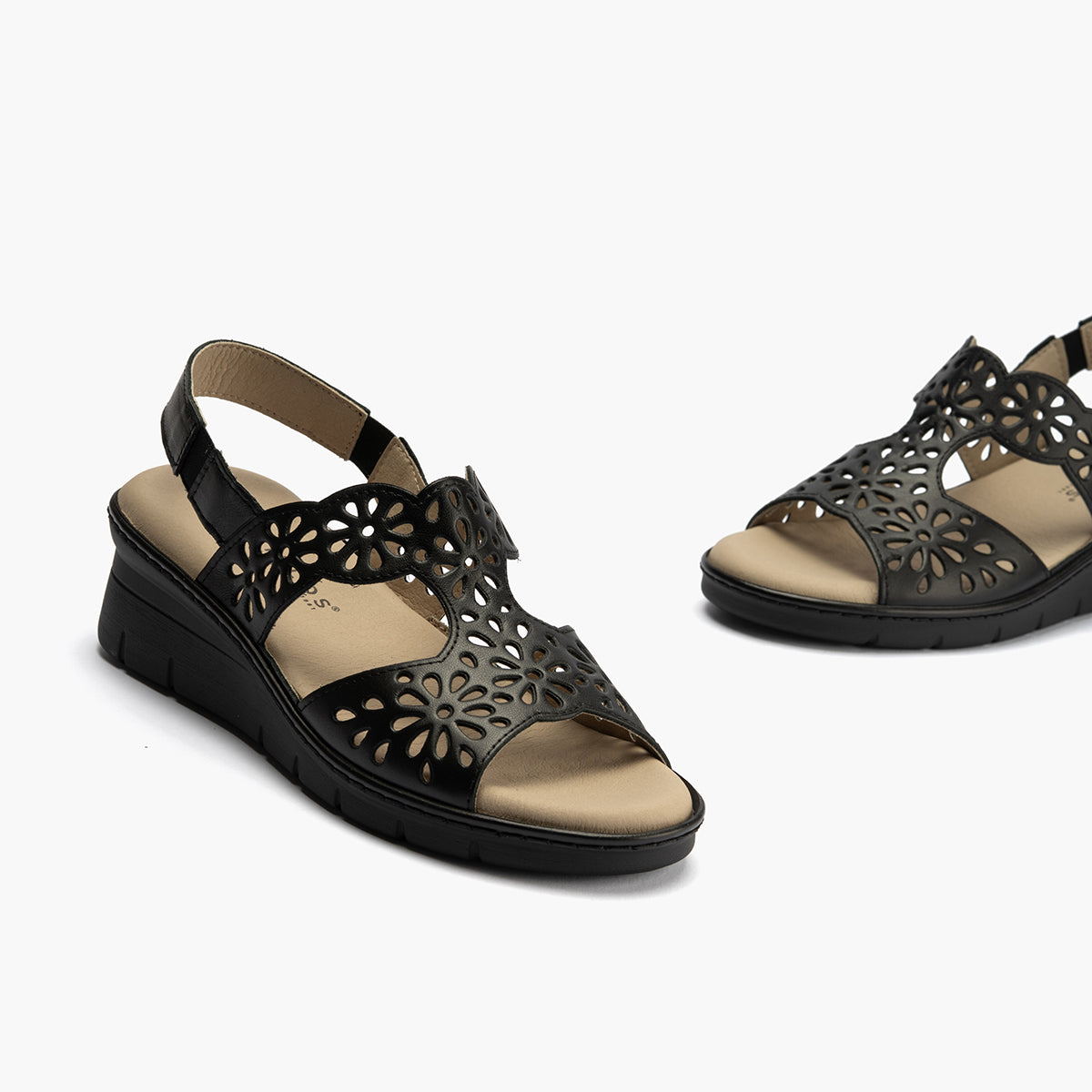 Sandalia con cuña en piel napa Negro