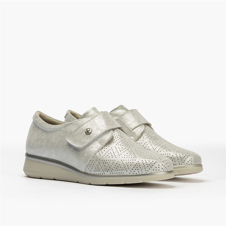 Zapato plano ancho especial con velcro en piel napa fantasía Plata