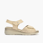 Sandalia cuña con velcros en piel fantasía y piel napa Crema