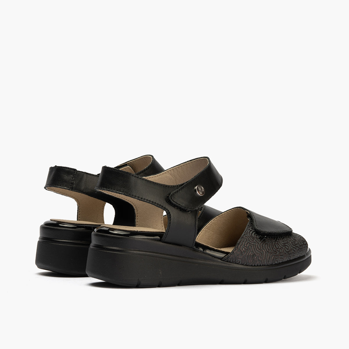 Sandalia cuña con velcros en piel fantasía y piel napa negro