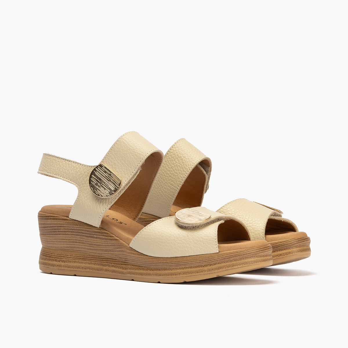 Sandalia con plataforma y velcros en piel napa bombeada Crema