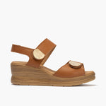 Sandalia con plataforma y velcros en piel napa bombeada Cuero