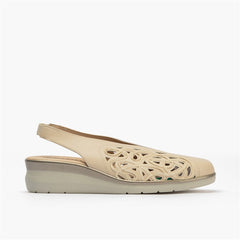 Bailarina con cuña media, de diseño simple Crema