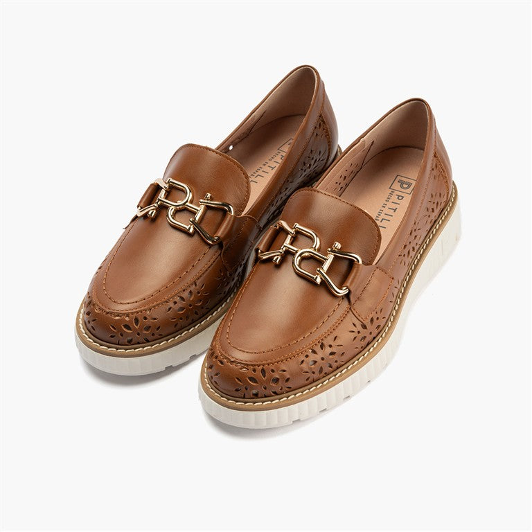 Zapato mocasín Boogie bajo en napa suave y perforada, detale hebilla Cuero