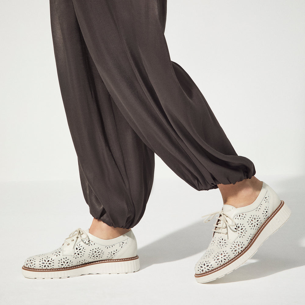 Zapato blucher con cordones, en piel napa perforada Glacial