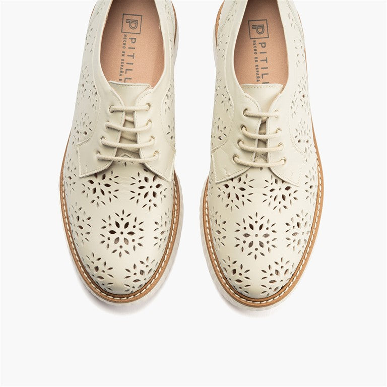Zapato blucher con cordones, en piel napa perforada Glacial