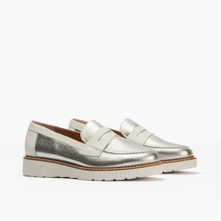 Zapato mocasín con antifaz en piel napa bombeada Plata