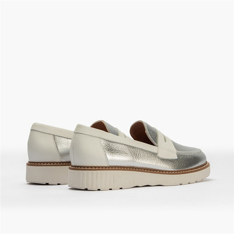 Zapato mocasín con antifaz en piel napa bombeada Plata