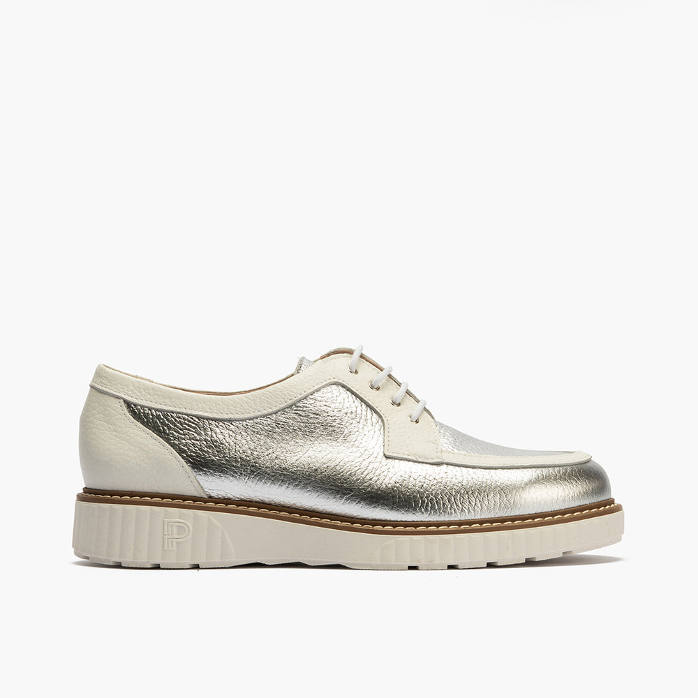 Zapato blucher con cordones y reflejos brillantes Plata