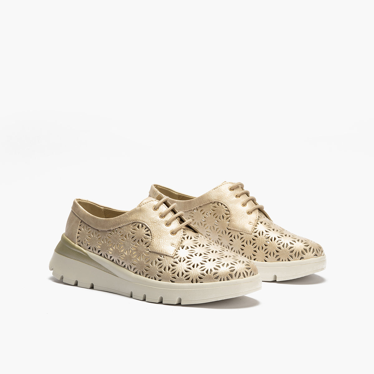 Zapato blucher plataforma con cordones en napa sintética Oro