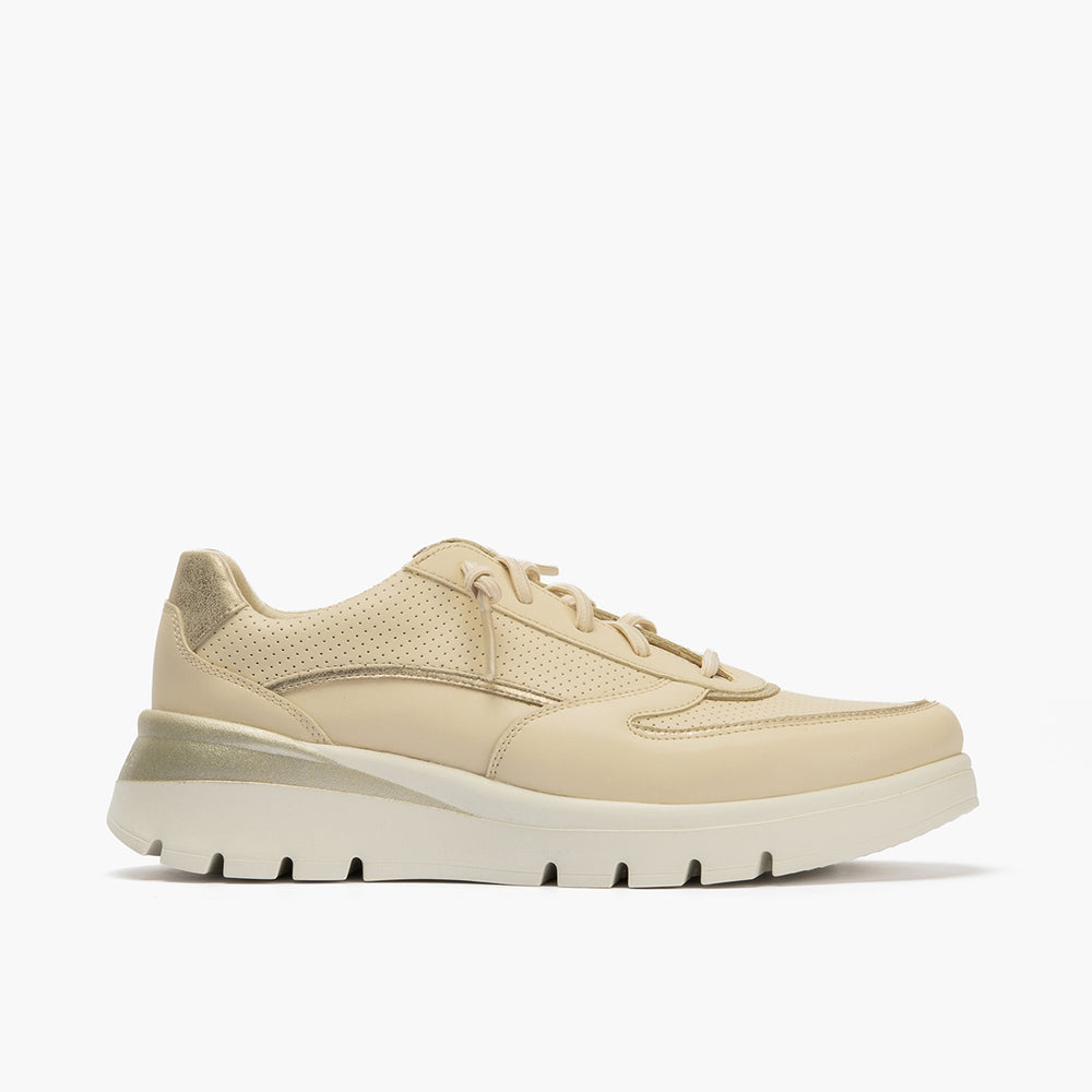 Deportivo plataforma con cordones elásticos Crema