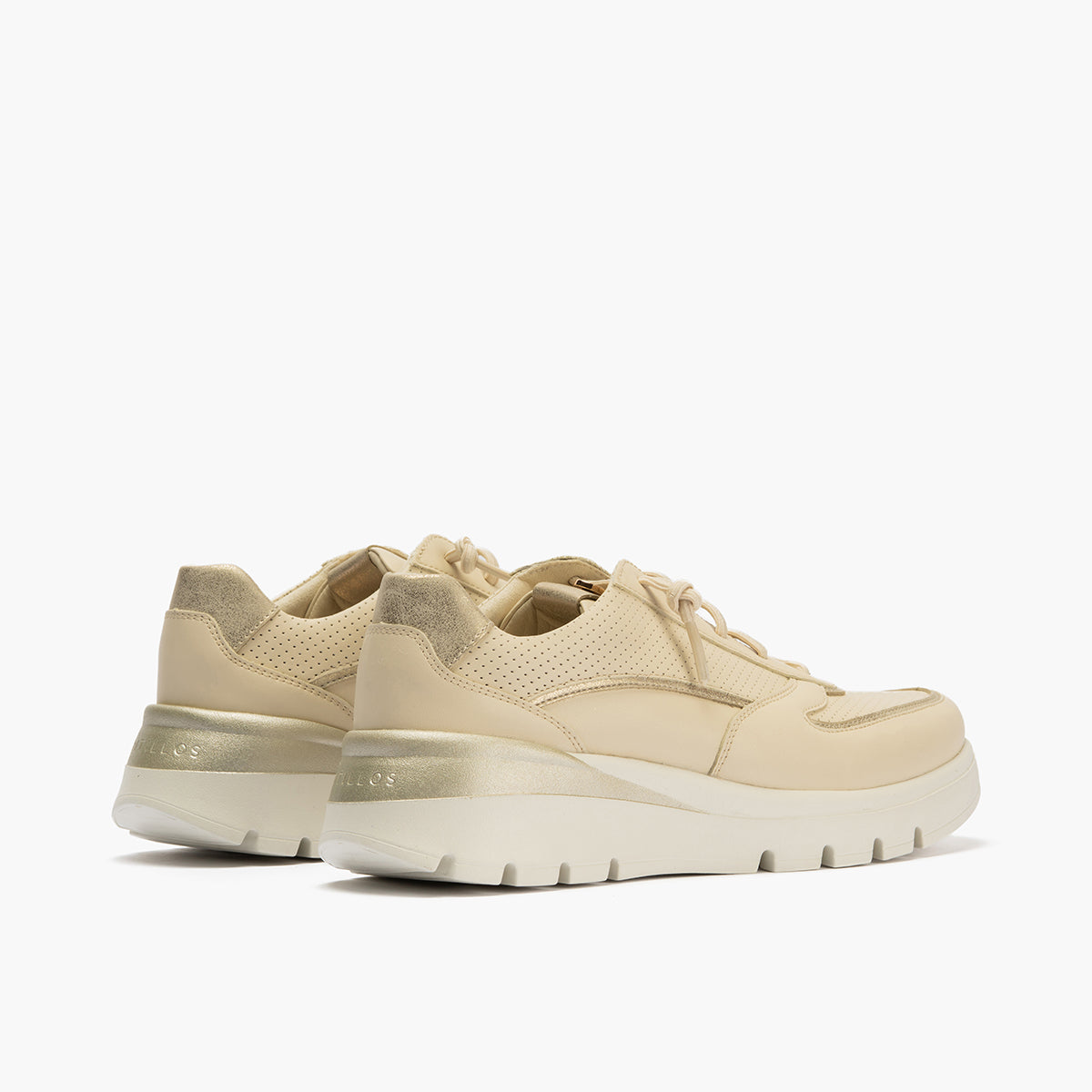 Deportivo plataforma con cordones elásticos Crema