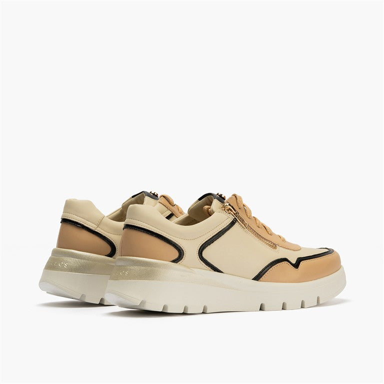 Deportivo plataforma con cremallera Crema
