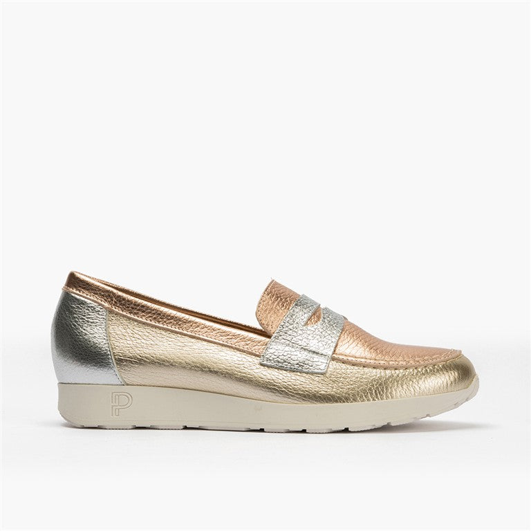 Mocasín estilo deportivo con antifaz en piel Oro