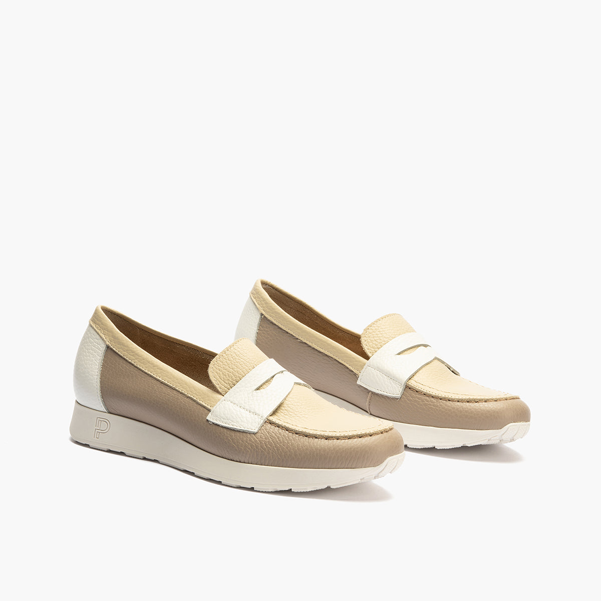 Mocasín estilo deportivo con antifaz en piel Piedra