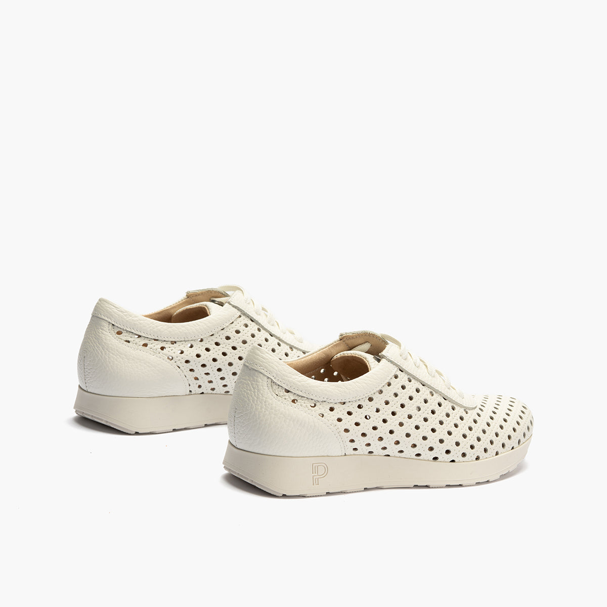 Deportivo plano en piel napa perforada Blanco