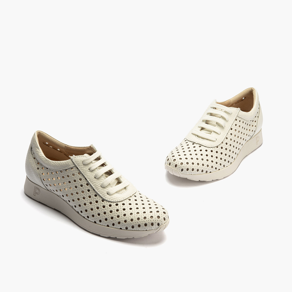 Deportivo plano en piel napa perforada Blanco