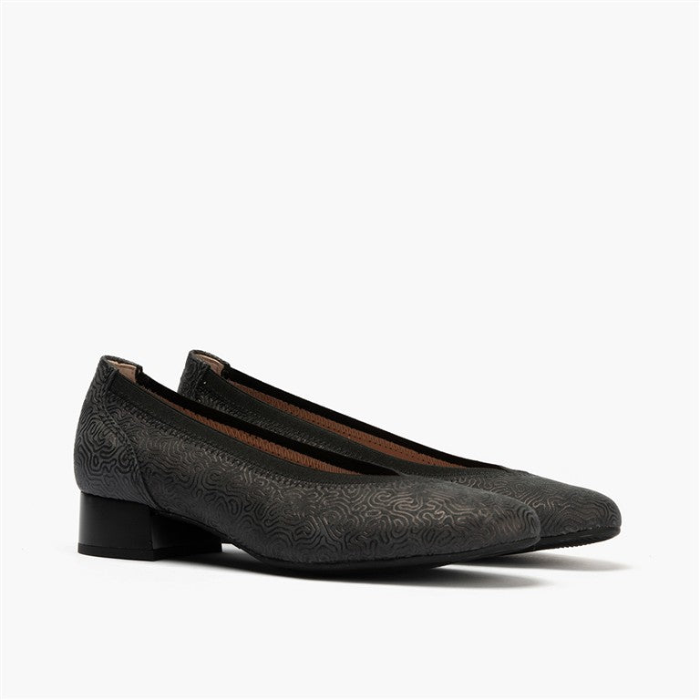 Zapato salón con ribete elástico, con tacón bajo y punta redonda, en piel fantasía Negro