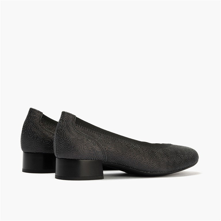 Zapato salón con ribete elástico, con tacón bajo y punta redonda, en piel fantasía Negro