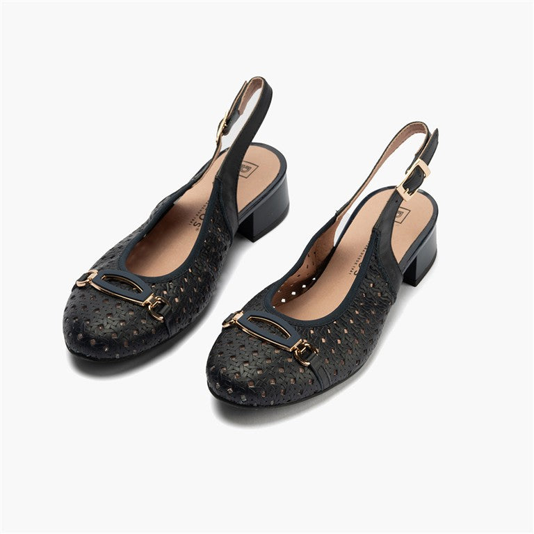 Zapato salón destalonado con adorno y tacón bajo, con punta redonda Marino