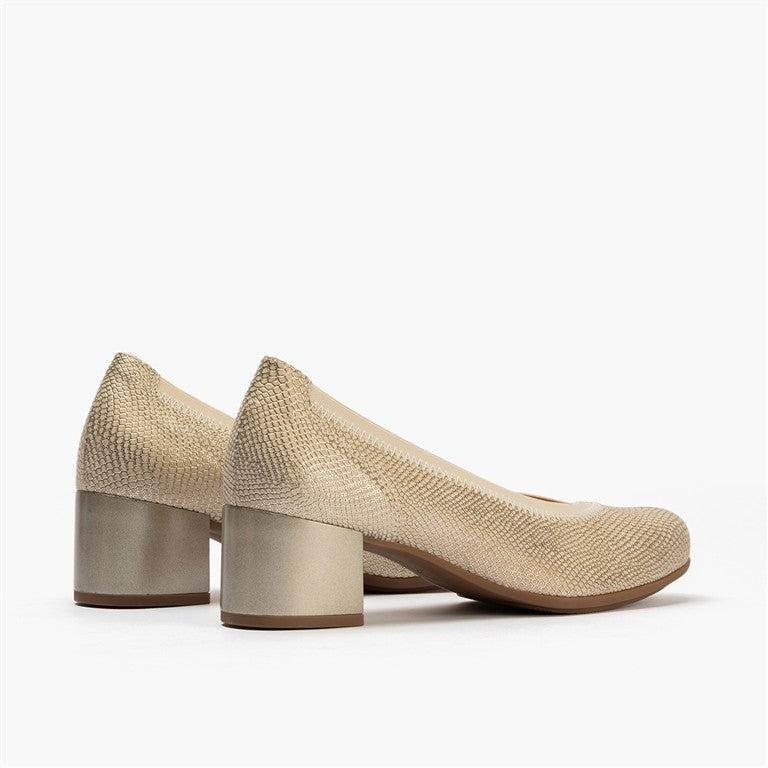 Zapato salón con ribete elástico y tacón medio, con grabado fantasía Oro