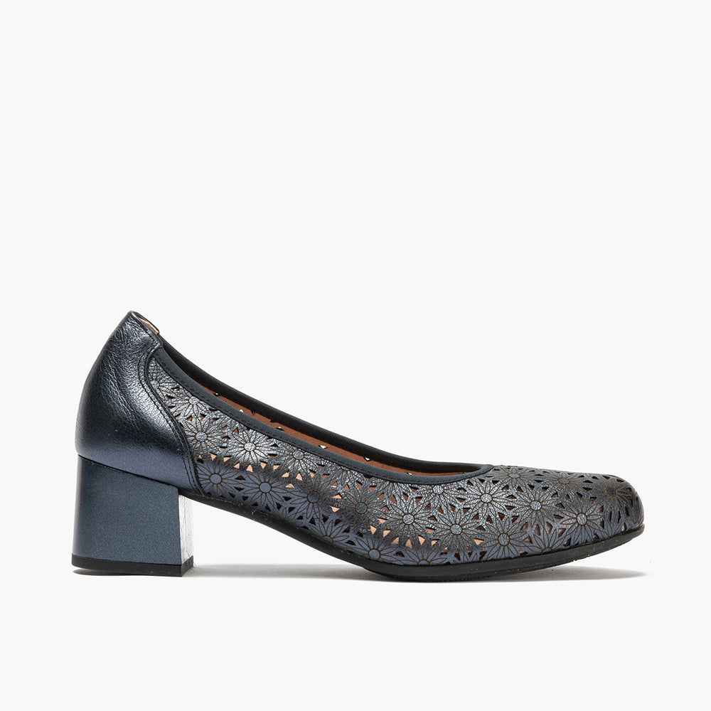 Zapato salón con tacón medio, en piel fantasía perforada Marino