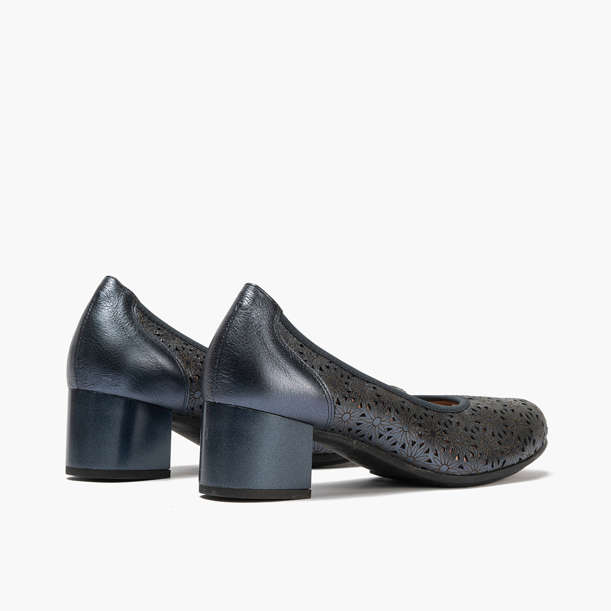 Zapato salón con tacón medio, en piel fantasía perforada Marino