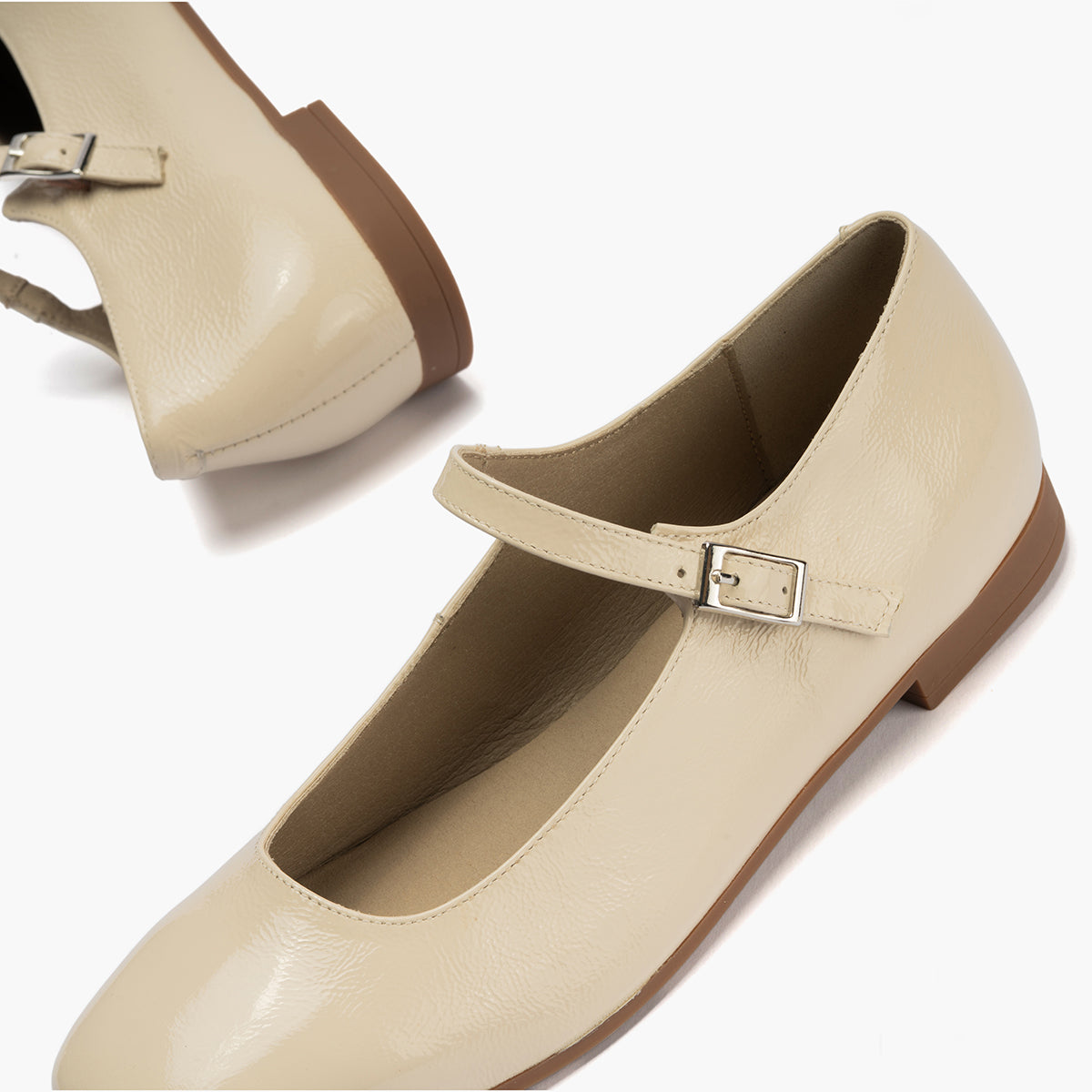 Bailarina plana en piel charol Crema
