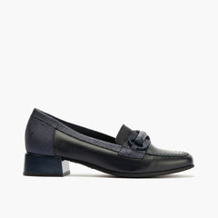 Mocasín con tacón bajo y adorno, con punta cuadrada Marino