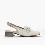 Mocasín destalonado con tacón bajo y adorno, con punta cuadrada Blanco