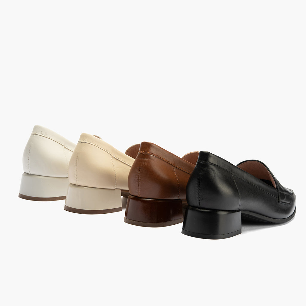Mocasín con tacón bajo y antifaz, con punta cuadrada Negro