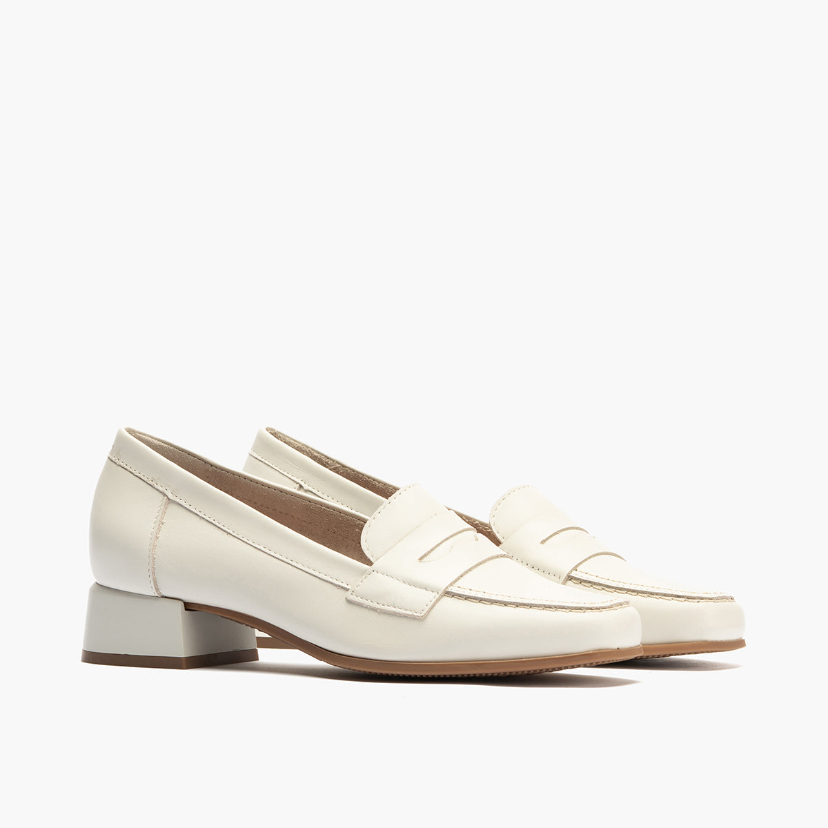 Mocasín con tacón bajo y antifaz, con punta cuadrada Glacial