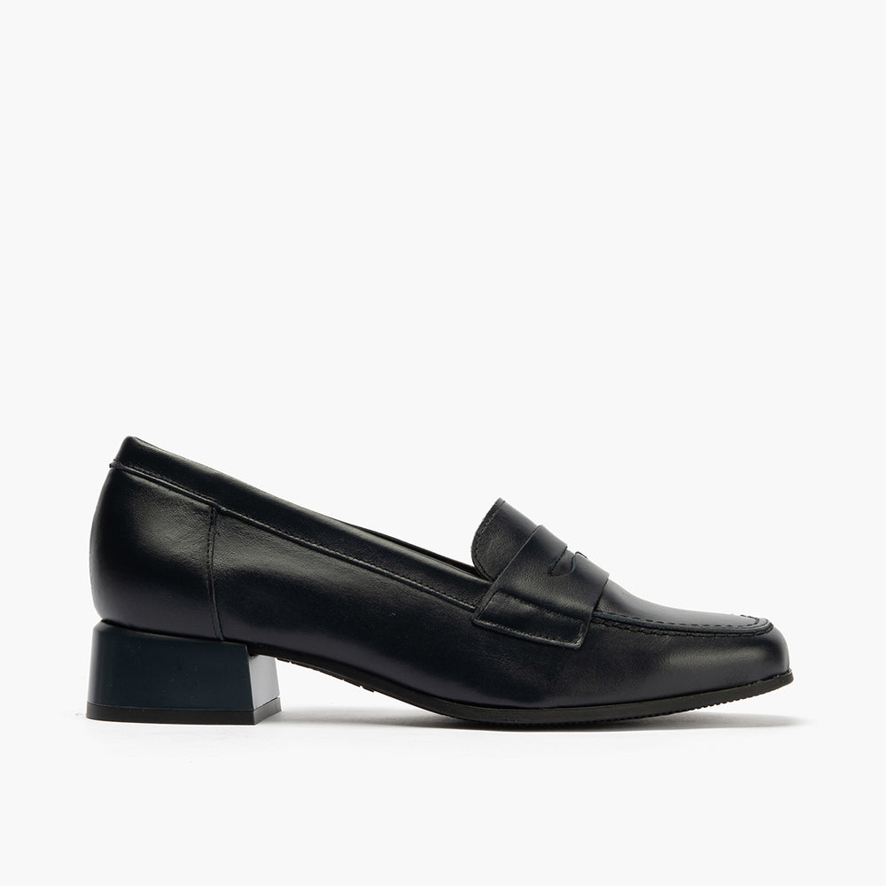 Mocasín con tacón bajo y antifaz, con punta cuadrada Marino